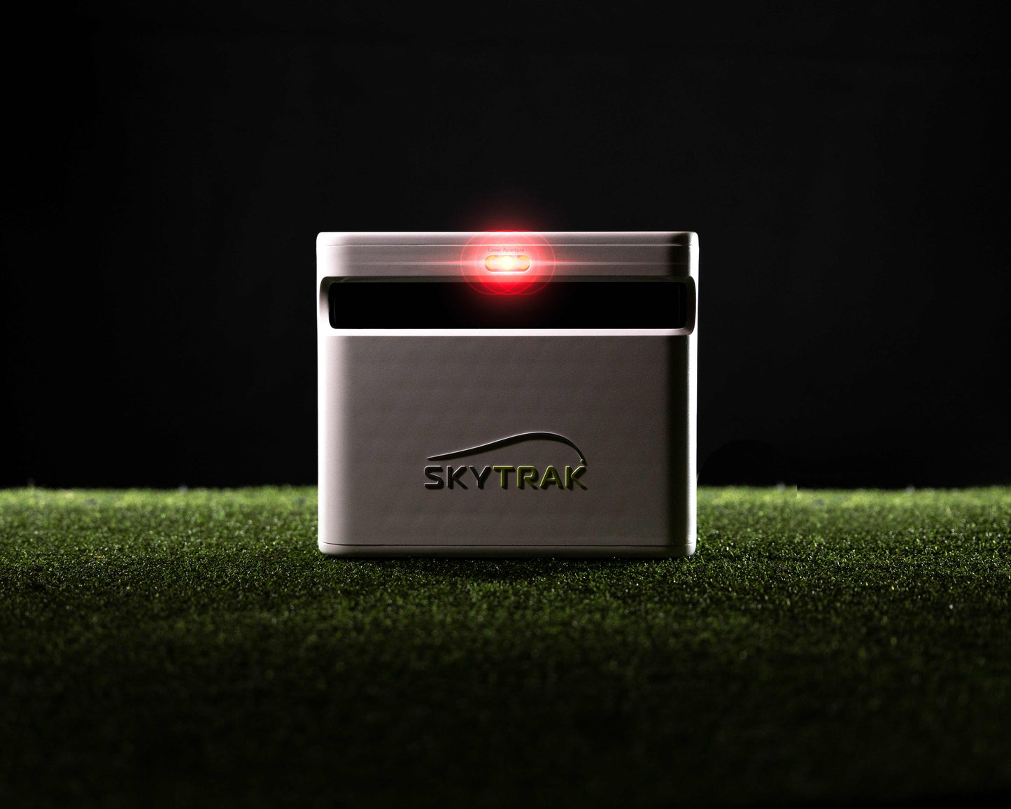 SkyTrak+ Home Golf Simulator Package: Transform Your Game with Real-Time Analysis - 24/7 Golf